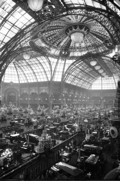 Salon de l'automobile de Paris, au Grand Palais, 1912