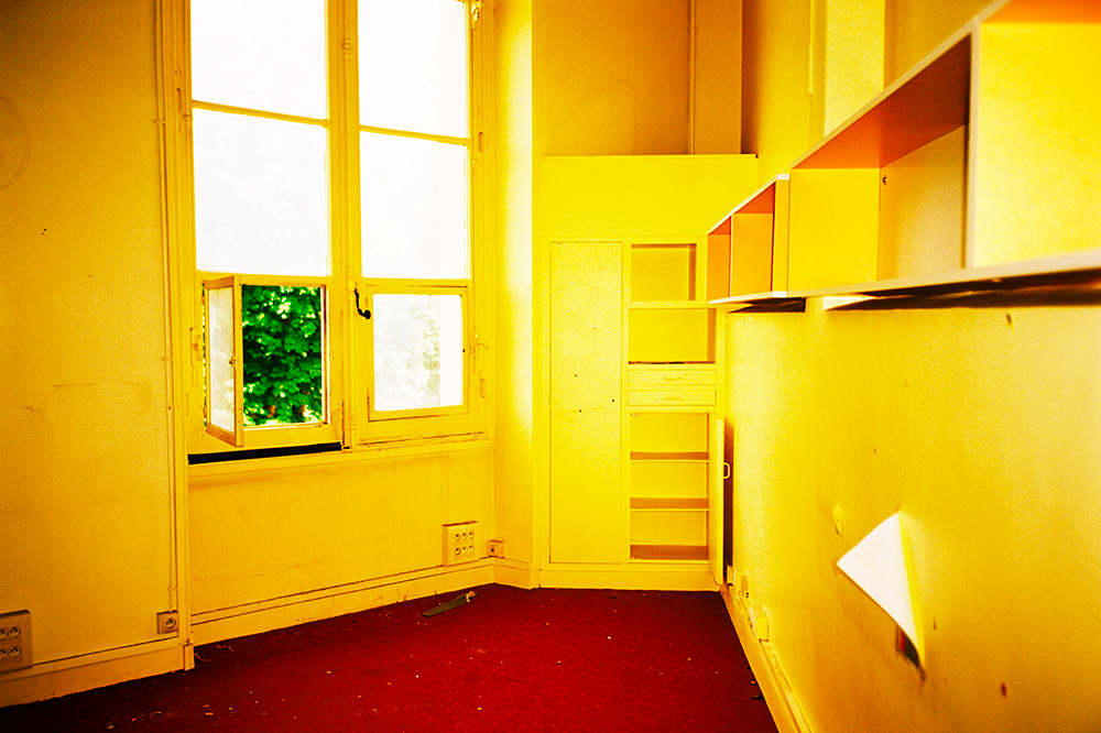 Espace du monument, tons jaunes