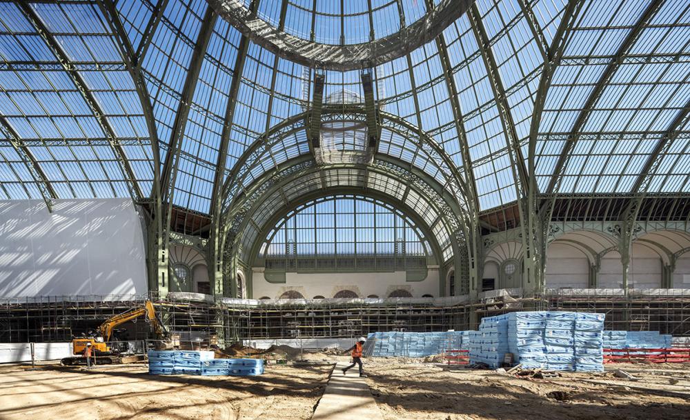 Nef du Grand Palais pendant les travaux avec les échafaudages 