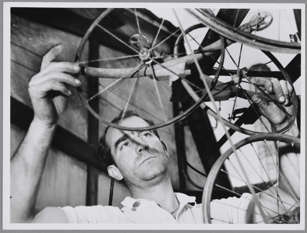 Portrait de Jean Tinguely