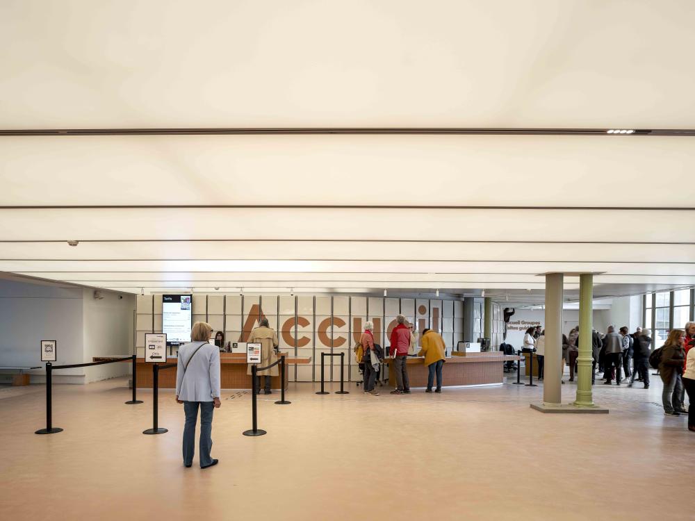 Vue de l'accueil dans le Grand Palais