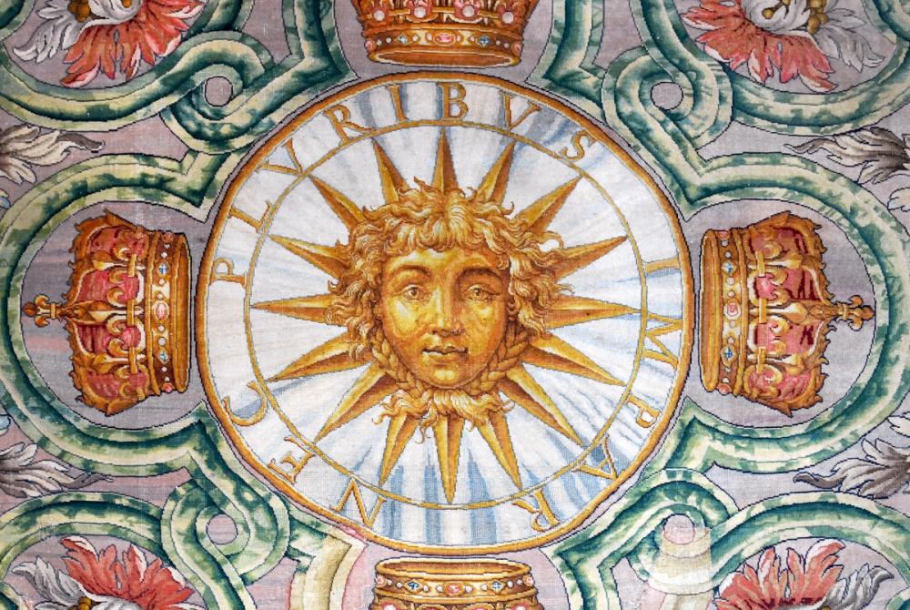 Manufacture de la Savonnerie d’après Charles Le Brun (1619-1690), Tête d’Apollon, détail du 6e tapis de la Grande Galerie du Louvre