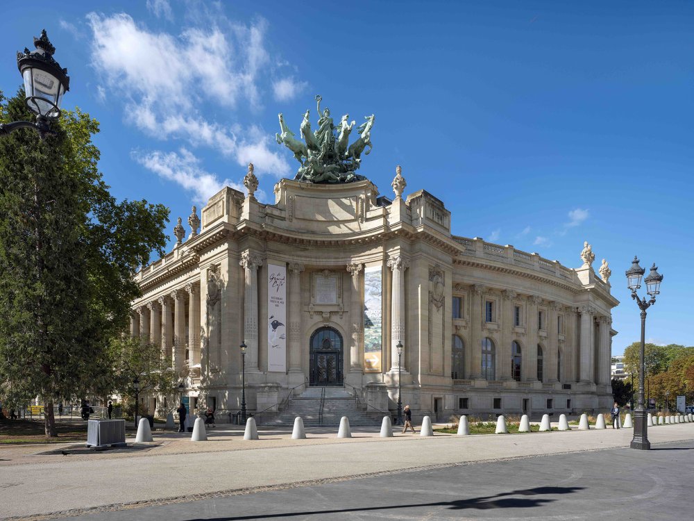 Vue extérieure du monument Grand Palais, entrée Rotonde Clemenceau