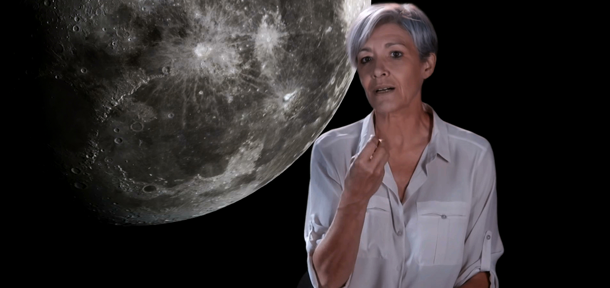 Claudie Haigneré dans le documentaire La Lune dans tous ses états