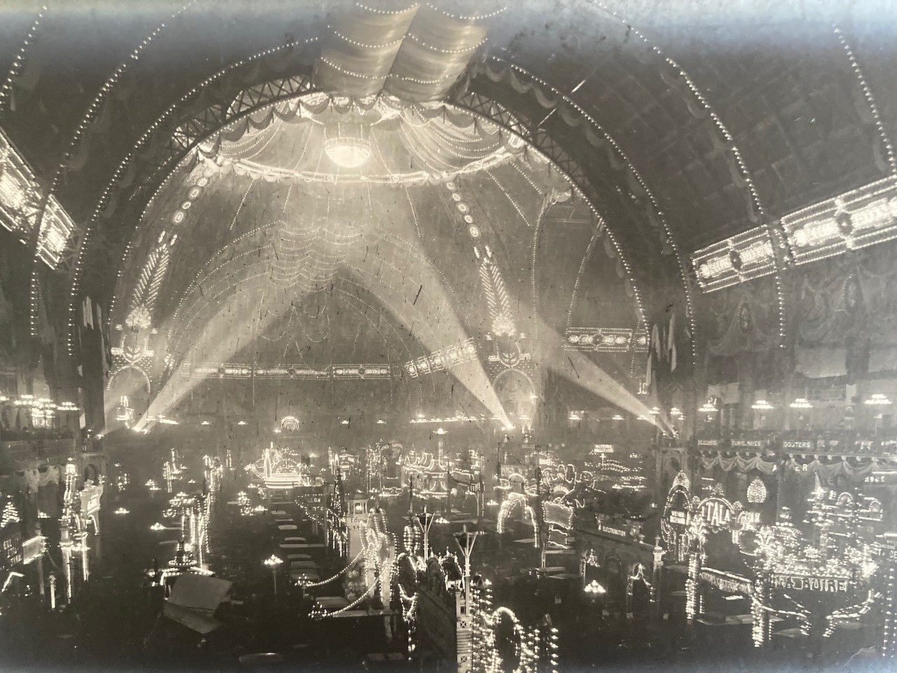 Le Grand Palais, l’exposition décennale de l’automobile, Paris 1907 © DR, Caroline Dubail-Letailleur, Paris 2023