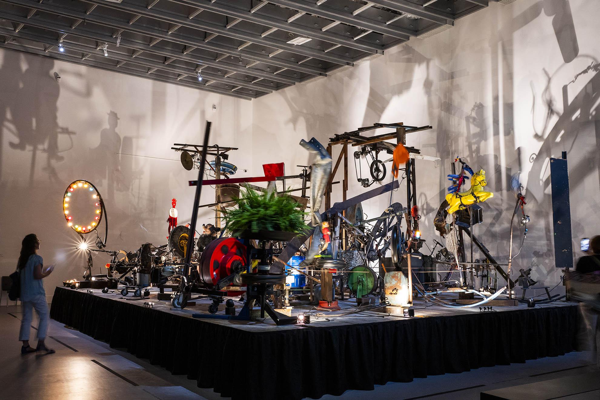 Vue de l'oeuvre "L'enfer, un petit début" de Jean Tinguely