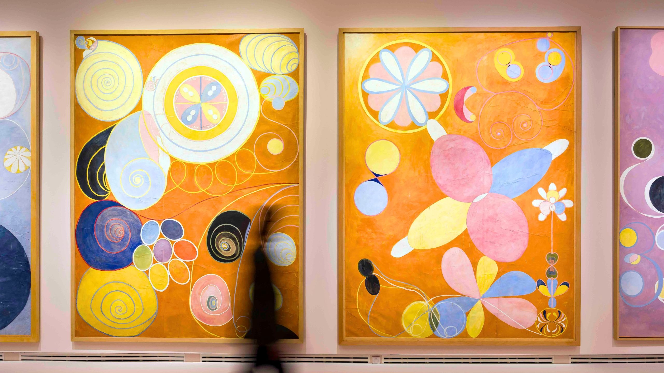 Vue de salle dans l'exposition Hilma af Klint