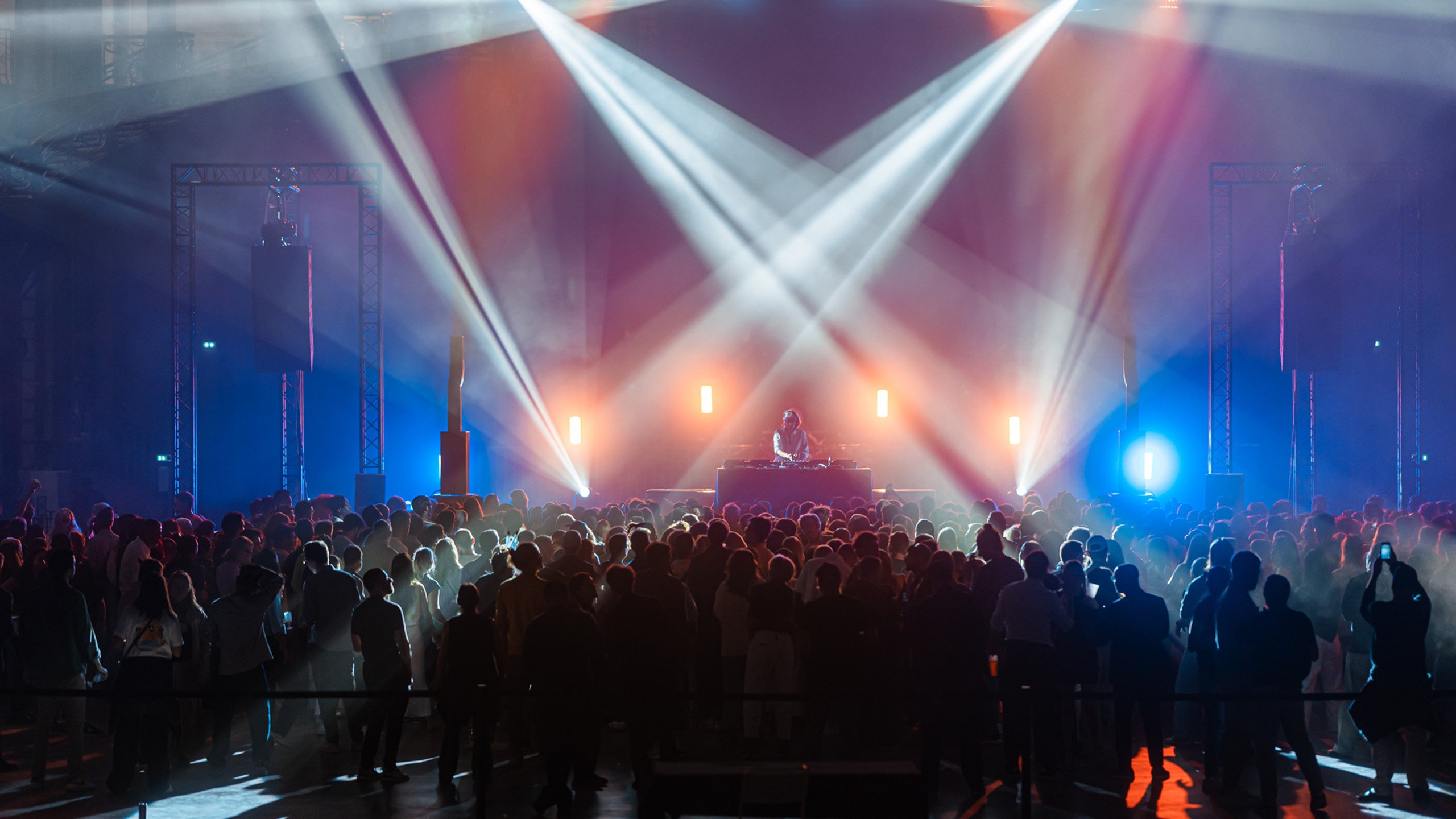 Photographie de la Nef pendant une soirée After Nef ave DJ set