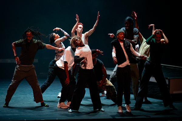 Des danseurs sur scène