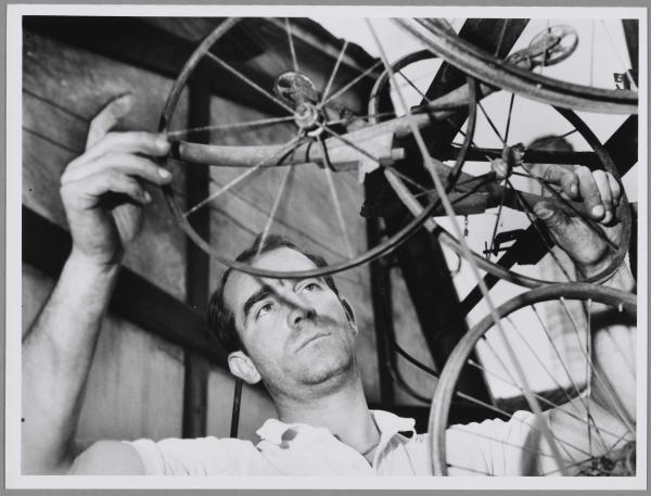 Portrait de Jean Tinguely