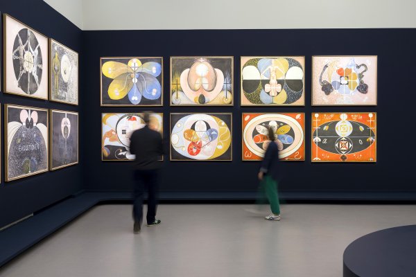 Vue de l'exposition Hilma af Klint au Grand Palais