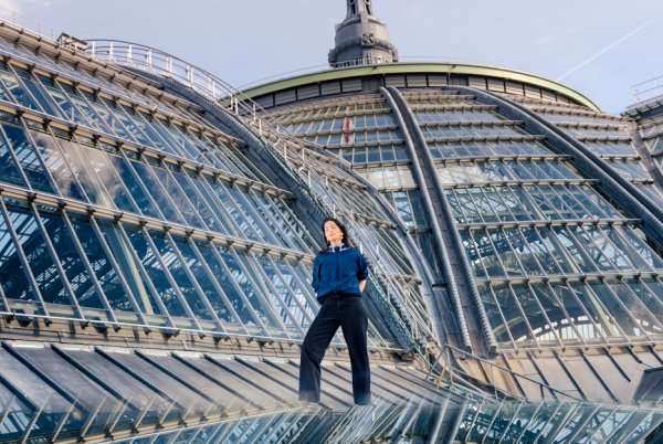 Maud Le Pladec sur le toit du Grand Palais