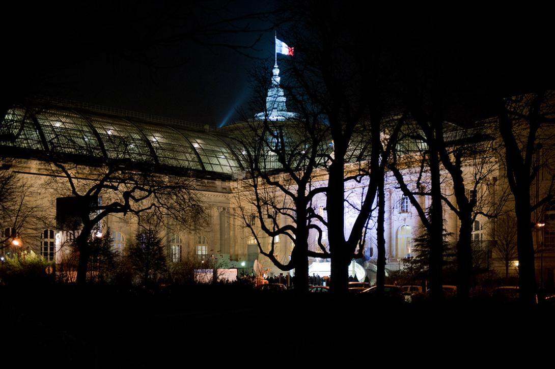 vue extérieure du Grand Palais de nuit