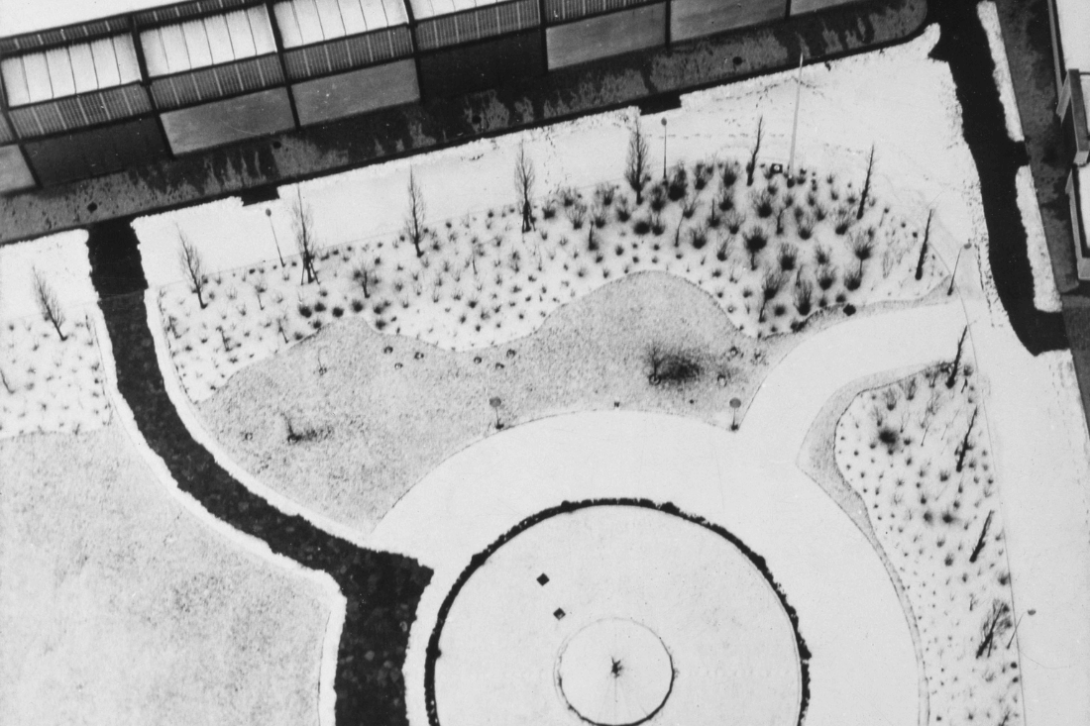 From the Radio Tower. Bird's Eye View. Berlin, Laszlo Moholy-Nagy (1895-1946)