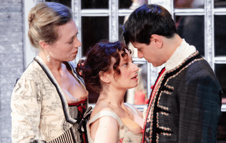 Prise de vue du spectacle "La Double inconstance" au Lucernaire