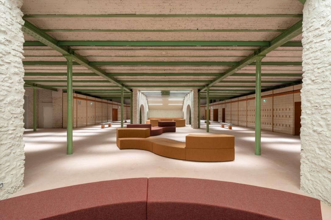 Soubassements du Grand Palais avec vestiaires