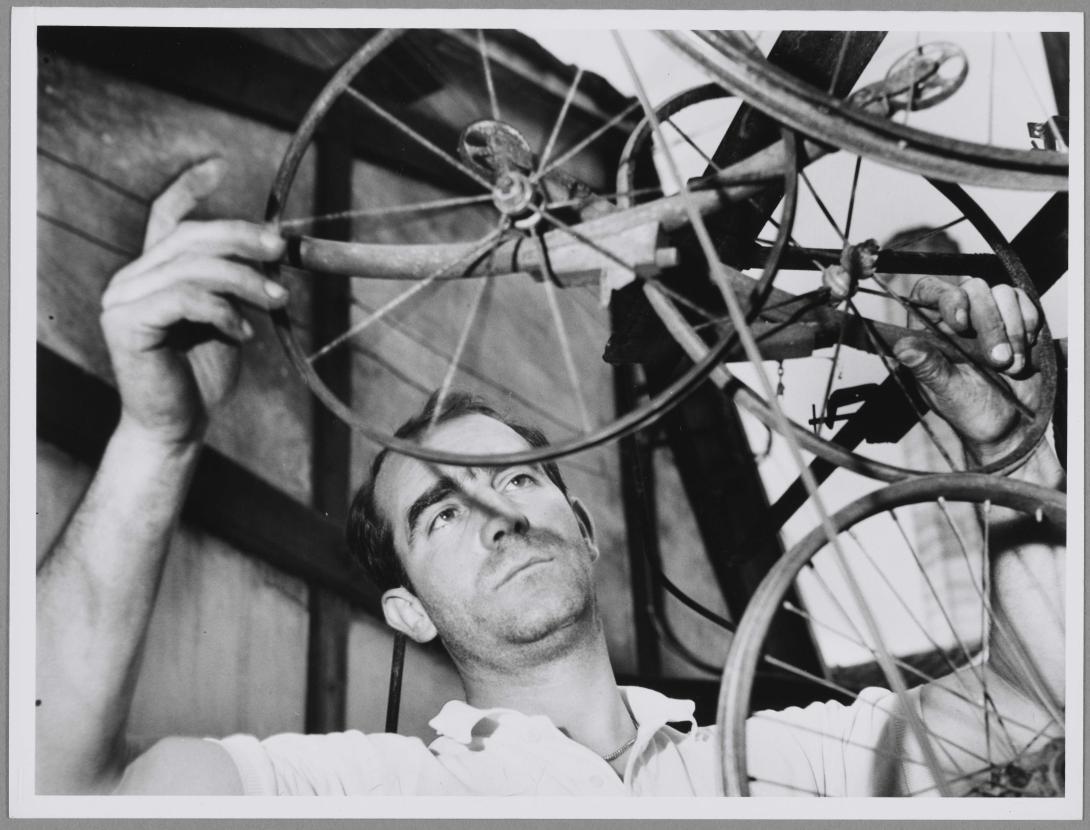 Portrait de Jean Tinguely