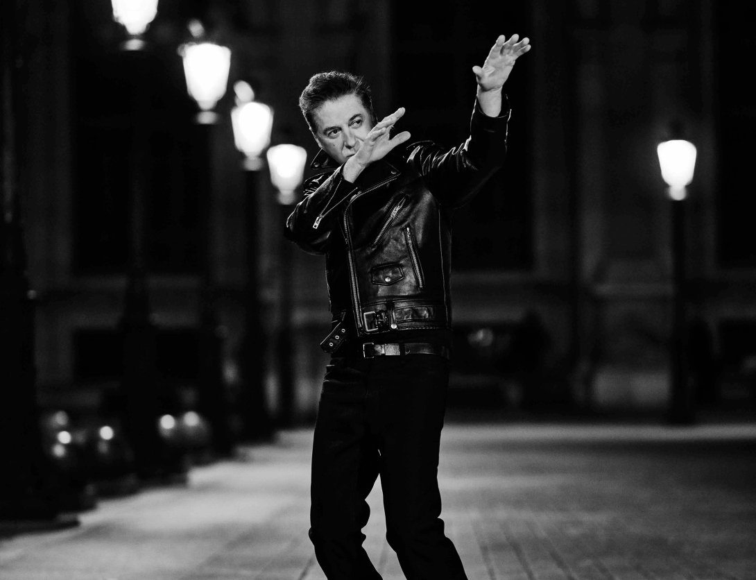 Photographie de Etienne Daho en noir et blanc