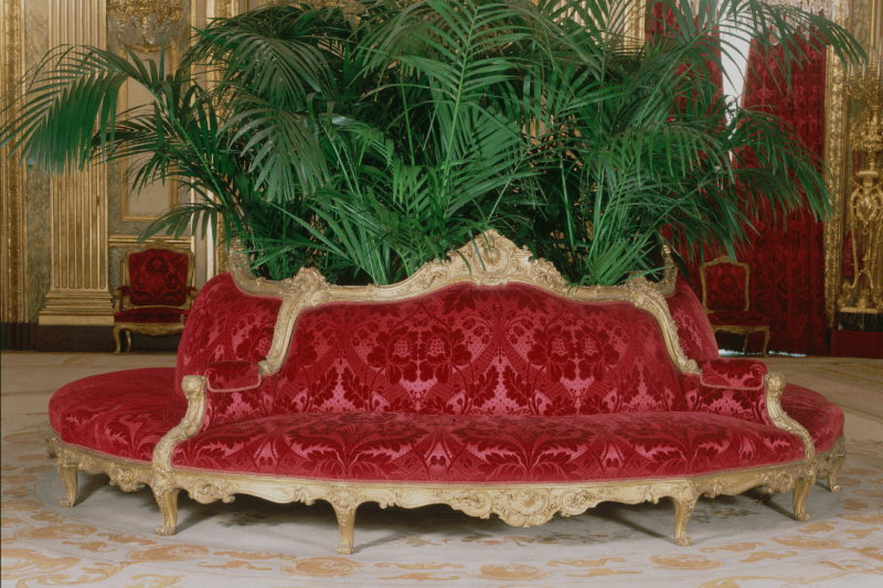Borne formée de quatre fauteuils