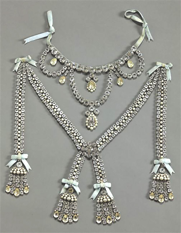 Fac similé du collier de la reine Marie-Antoinette, monté par Boehmer et BassengeVersailles, châteaux de Versailles et de Trianon