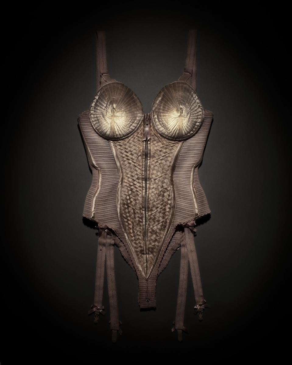Le corset Jean Paul Gaultier : histoire d'un iconique